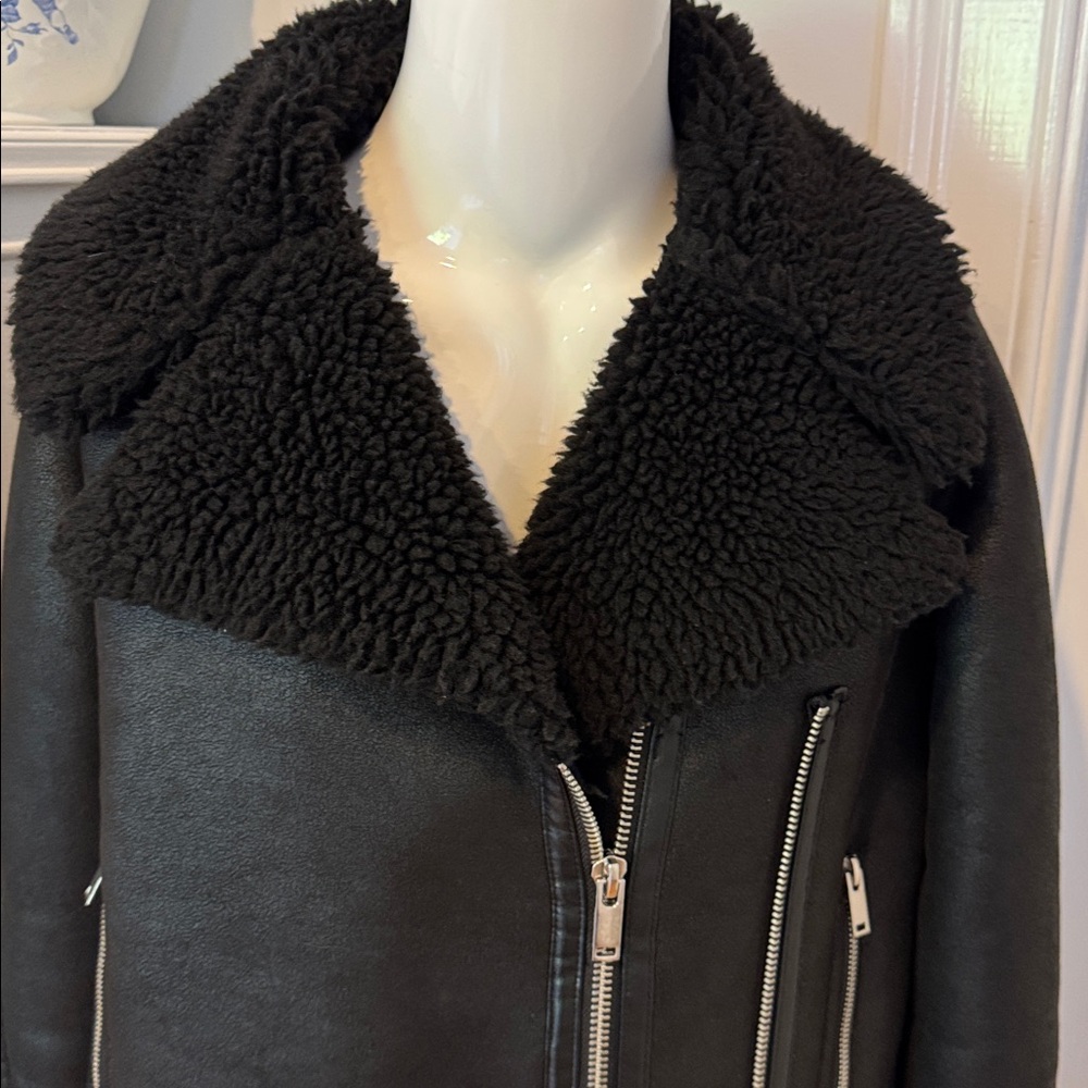 Zara Black Textured Faux Shearling Jacket - Picture 2 of 6